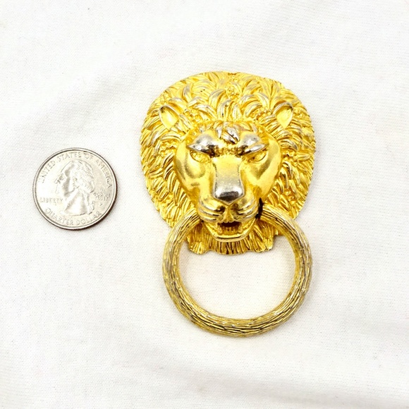 KENNETH LANE Pin Pendant Lion Head Door Knocker - Picture 2 of 7